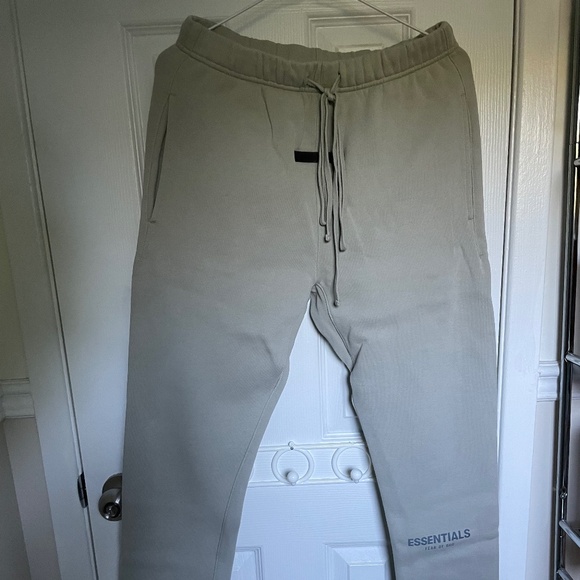 Essentials Fear of God Joggers - Picture 1 of 3
